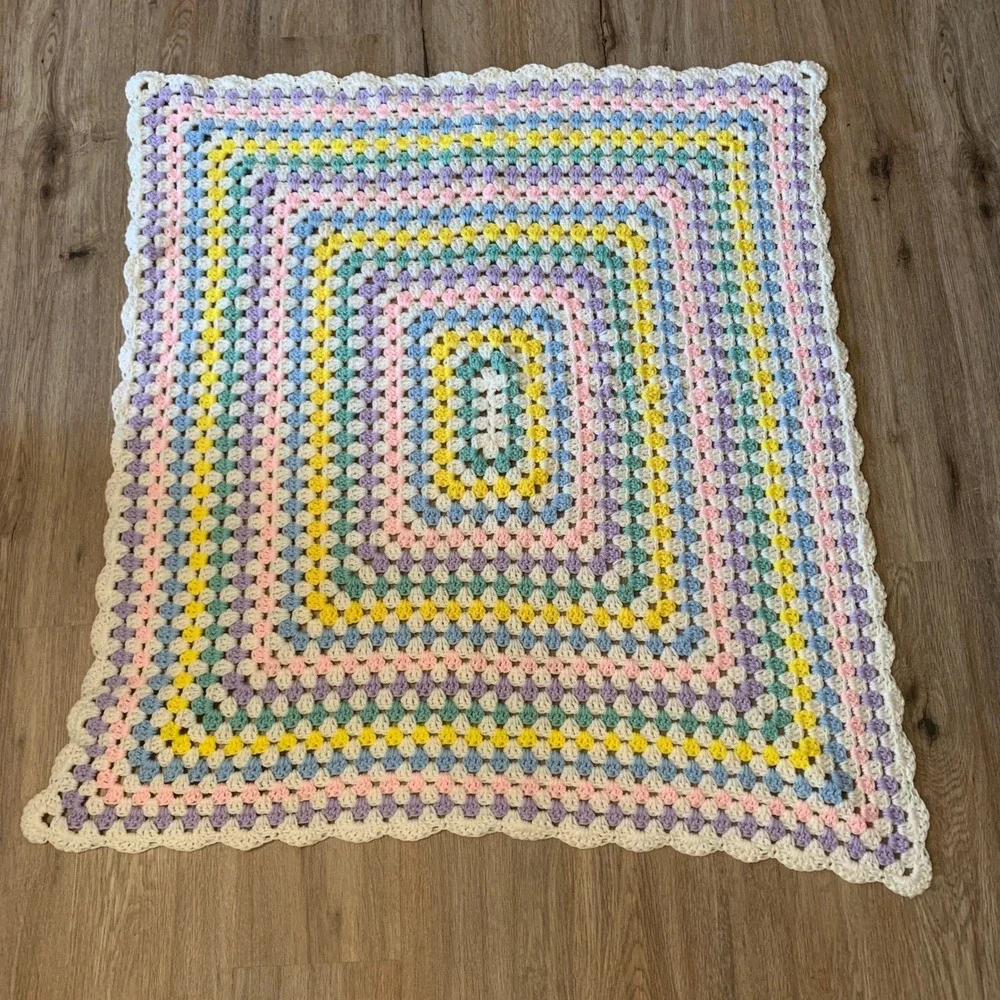 Vintage handmade granny square crocheted pastel blanket - 40in x 40in